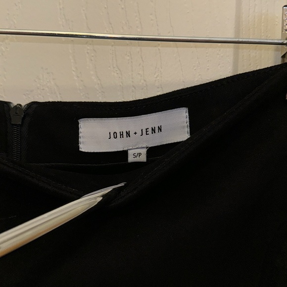 john + jenn mini skirt - Picture 4 of 4